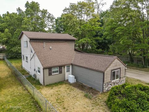 5791 Hall Rd, Muskegon, MI 49442