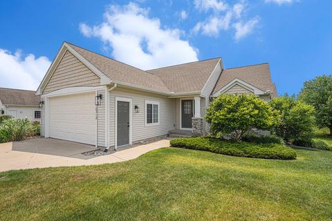 10312 Lynwood Ln, Zeeland, MI 49464