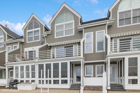 409 Lake Dr #11, New Buffalo, MI 49117