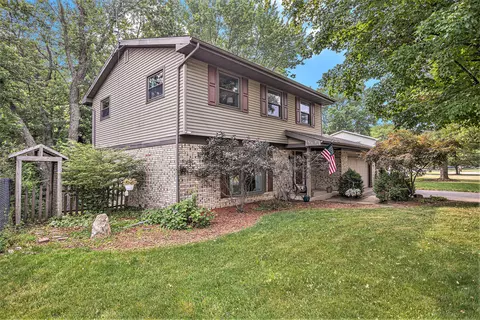 450 Sherman Dr, Marshall, MI 49068