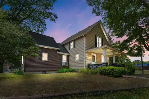 1926 N 5th St, Niles, MI 49120