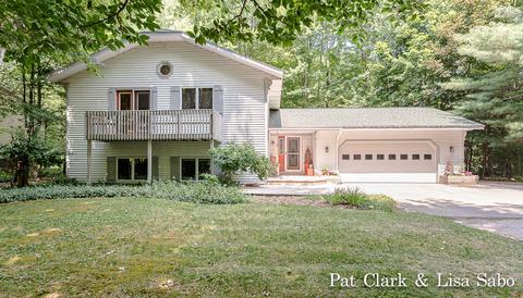 17469 W Spring Lake Rd, Spring Lake, MI 49456