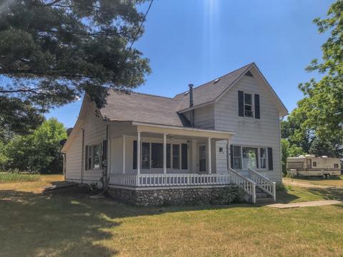 116 Main St, Blanchard, MI 49310 photo 2
