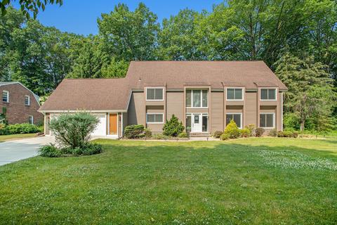 2952 Dozer Dr, St. Joseph, MI 49085