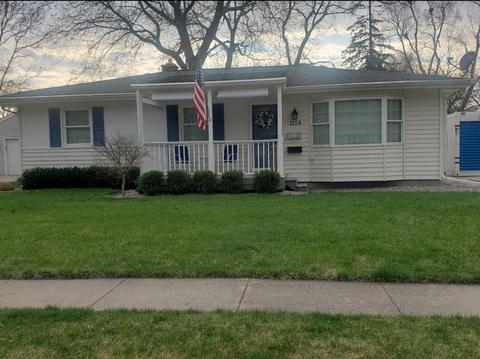 1124 Seymour St, Grand Ledge, MI 48837