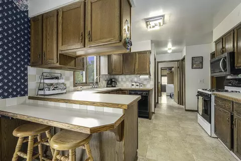 295 10 Mile Rd NE, Comstock Park, MI 49321