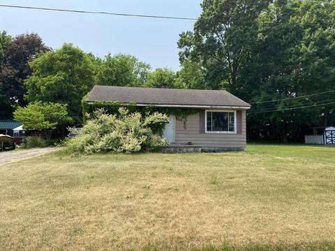 70242 Sheridan Dr, Edwardsburg, MI 49112