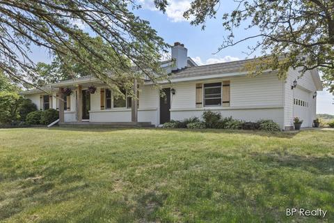 4141 32nd St, Dorr, MI 49323