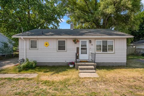 318 54th St SW, Wyoming, MI 49548