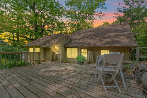 3468 Edgewood Dr, Hillsdale, MI 49242