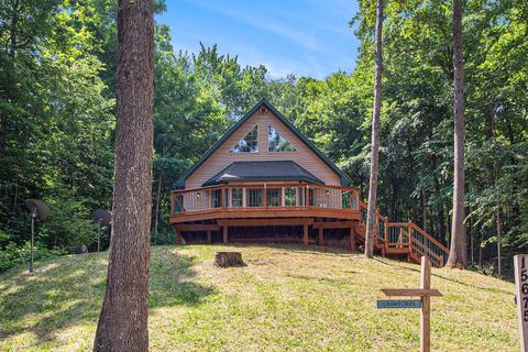 15675 Bates Dr, Leroy, MI 49655