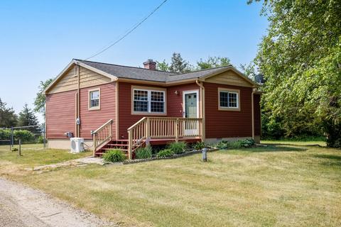 165 Southern Shores Dr, Brooklyn, MI 49230