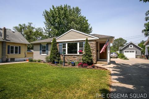 19 W 31st St, Holland, MI 49423