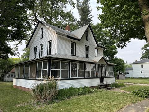 105 E Read St, Marcellus, MI 49067 photo 2