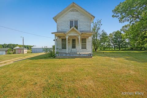 11478 Potters Rd, Lowell, MI 49331