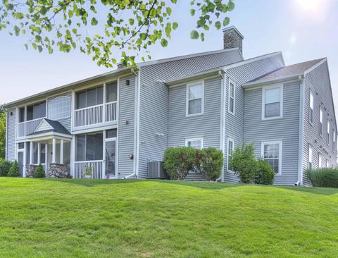 787 W Barrington Cir, Jackson, MI 49203
