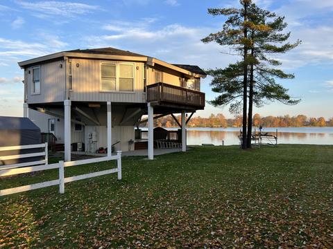 9034 Ash Ln, Clarksville, MI 48815