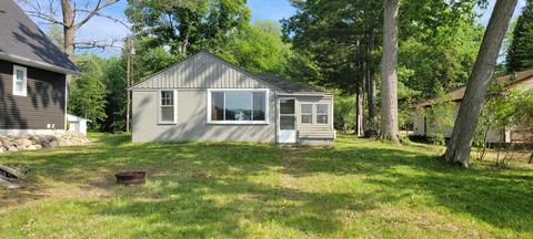 5445 N Red Maple St, Irons, MI 49644