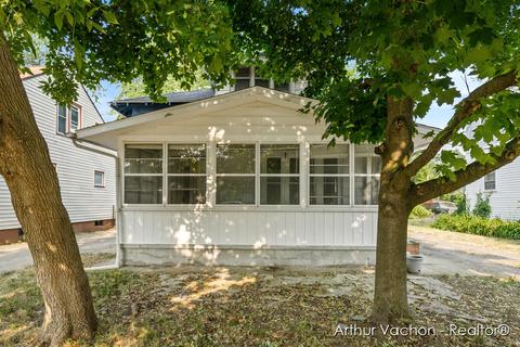 2441 Miami Ave SW, Wyoming, MI 49519