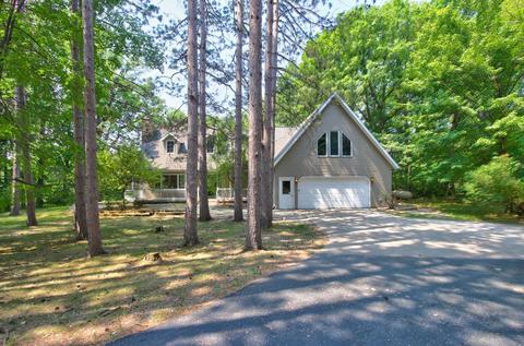 5231 W Riverbend Dr, Mount Pleasant, MI 48858