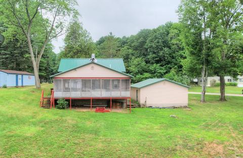 5214 N Griffin Rd, Fountain, MI 49410