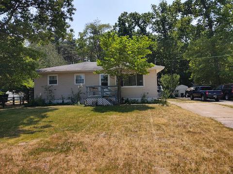 6245 3rd St, Holton, MI 49425
