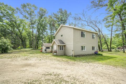 8370 Garbow Rd, Howard City, MI 49329