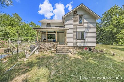 10821 Gurd Rd, Delton, MI 49046