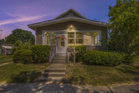 109 S Columbia St, Scottville, MI 49454