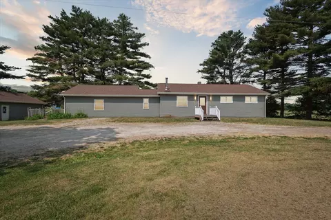 7617 Crawford Rd, Albion, MI 49224