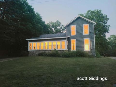 211 S Lincoln St, Stanton, MI 48888