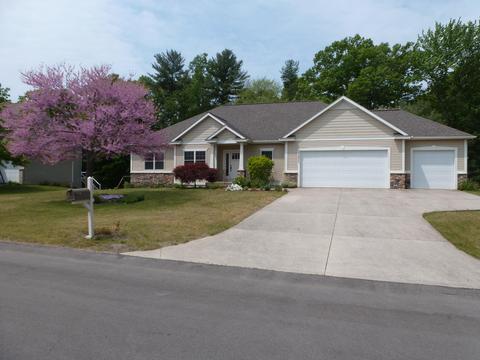 12855 Summerset Dr, Grand Haven, MI 49417