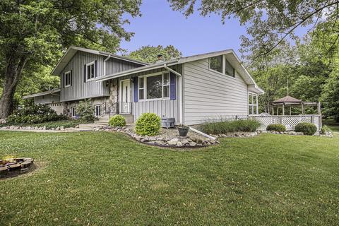 8833 B Dr S, Ceresco, MI 49033