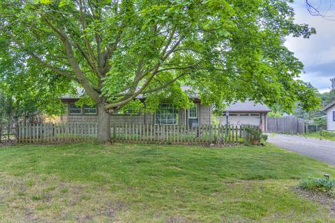 5480 Wellesley Dr, Jackson, MI 49201 photo 2