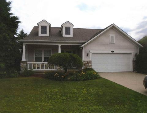 6 Watershore Dr, Norton Shores, MI 49444