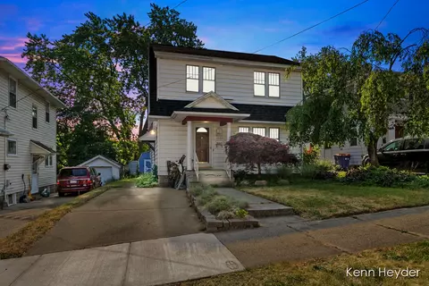 1010 Frederick Ave NW, Grand Rapids, MI 49504