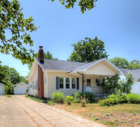 20 W 30th St, Holland, MI 49423