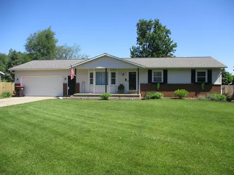 2463 Thrush Dr, Jenison, MI 49428
