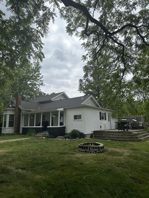 3180 Houseknecht Rd, Jonesville, MI 49250