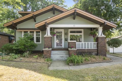 42 Mill St, Coopersville, MI 49404