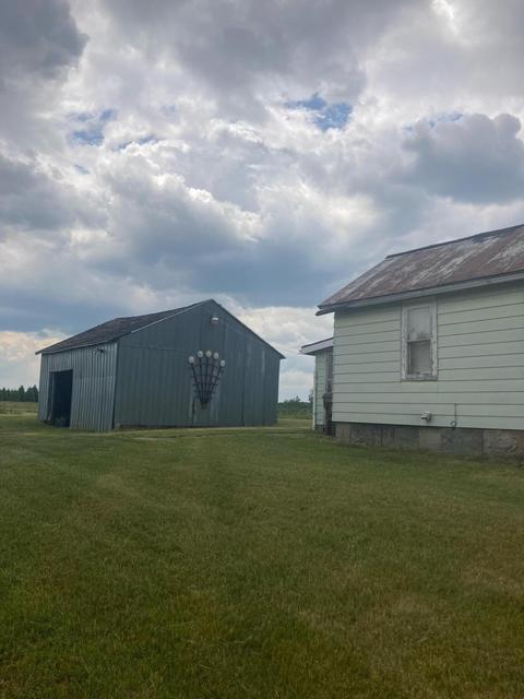 796 E Stanton Rd, Stanton, MI 48888 photo 4