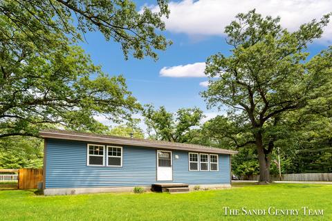 3588 Hall Rd, Muskegon, MI 49442