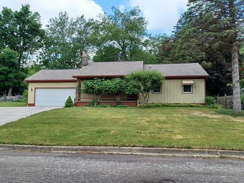 106 Fairview Ave, Hillsdale, MI 49242