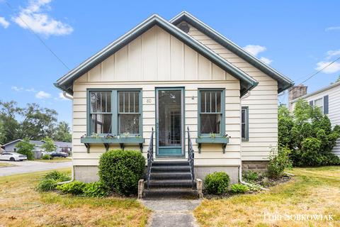 80 S Street St NW, Sparta, MI 49345
