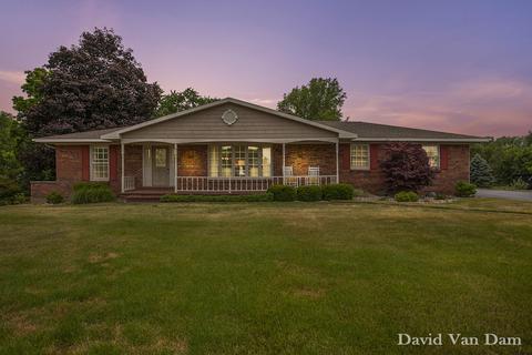 6667 Brookwood Dr SW, Grandville, MI 49418