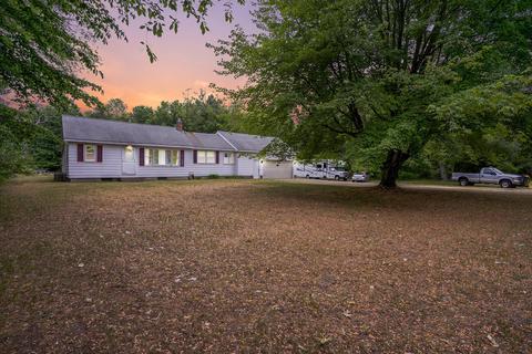 16275 Croswell St, West Olive, MI 49460