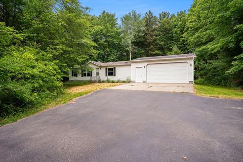 6736 Butternut Dr, West Olive, MI 49460