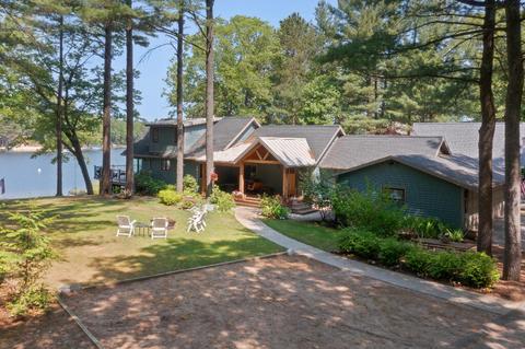 5630 Ottawattamie St, Pentwater, MI 49449