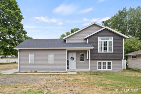 701 Grand Rapids St, Middleville, MI 49333