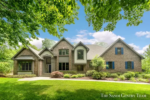 19168 Hoffmaster Dr, Spring Lake, MI 49456